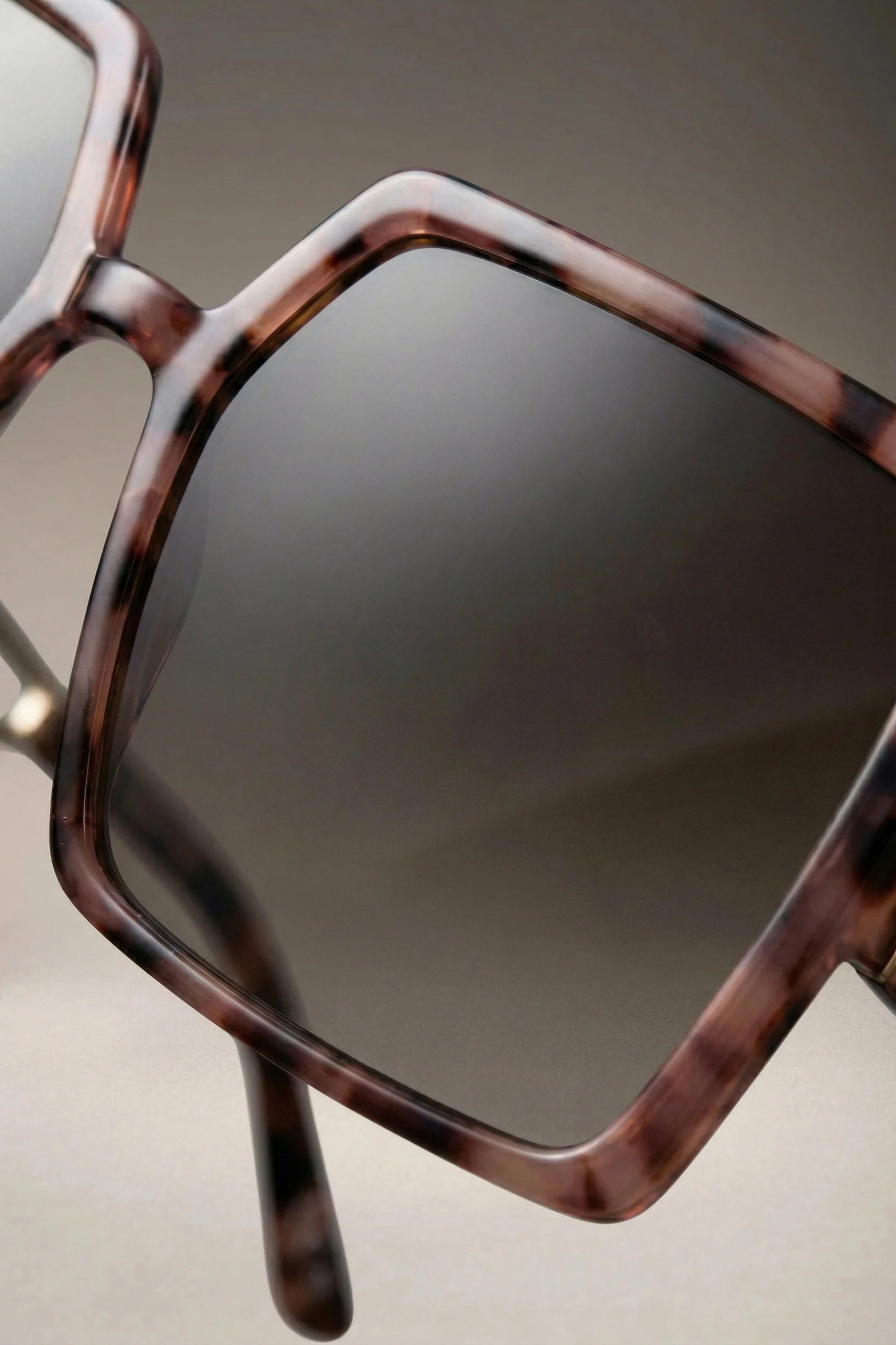 Andie Oversized Square Tortoiseshell Sunglasses - Image 3
