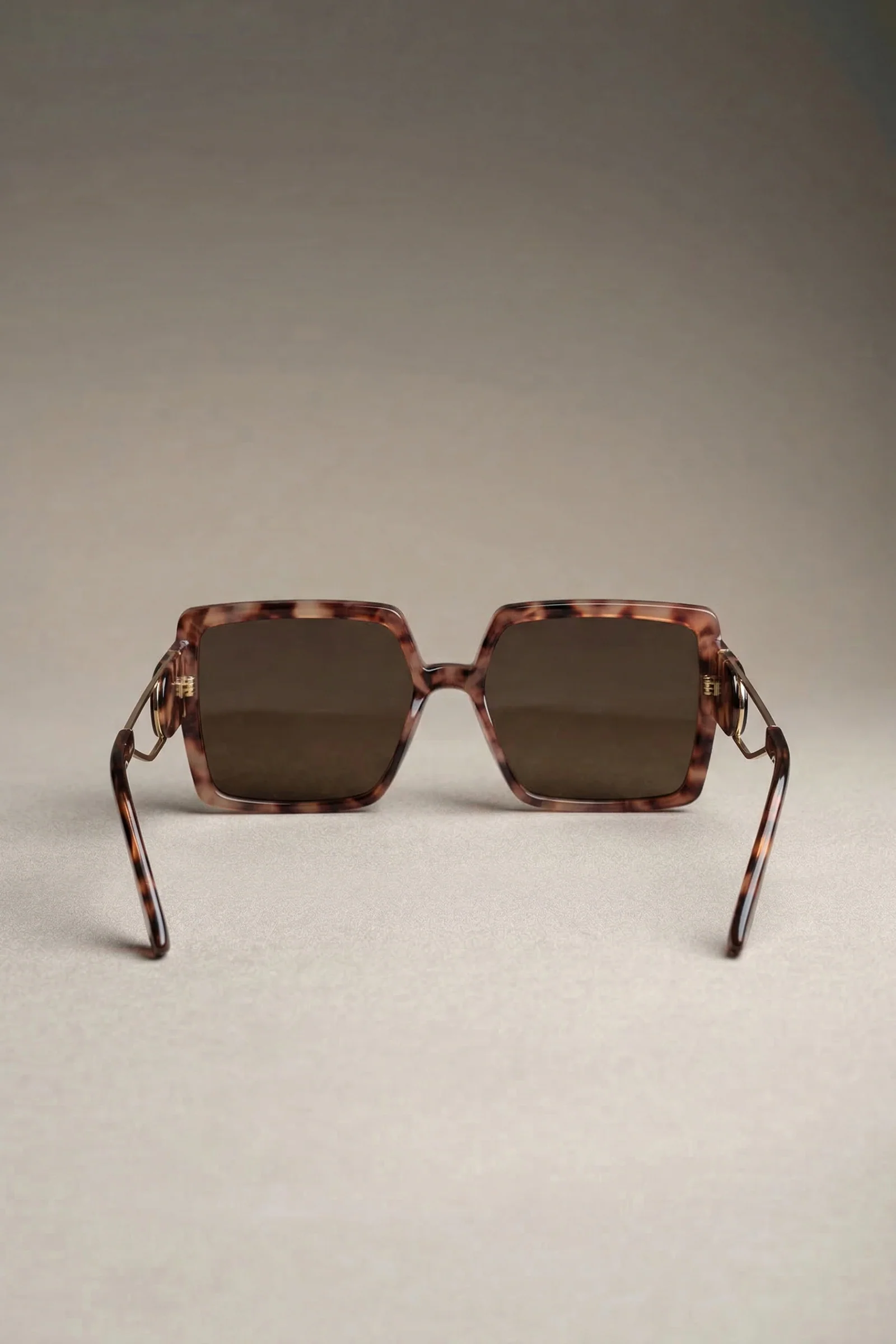 Andie Oversized Square Tortoiseshell Sunglasses - Image 4