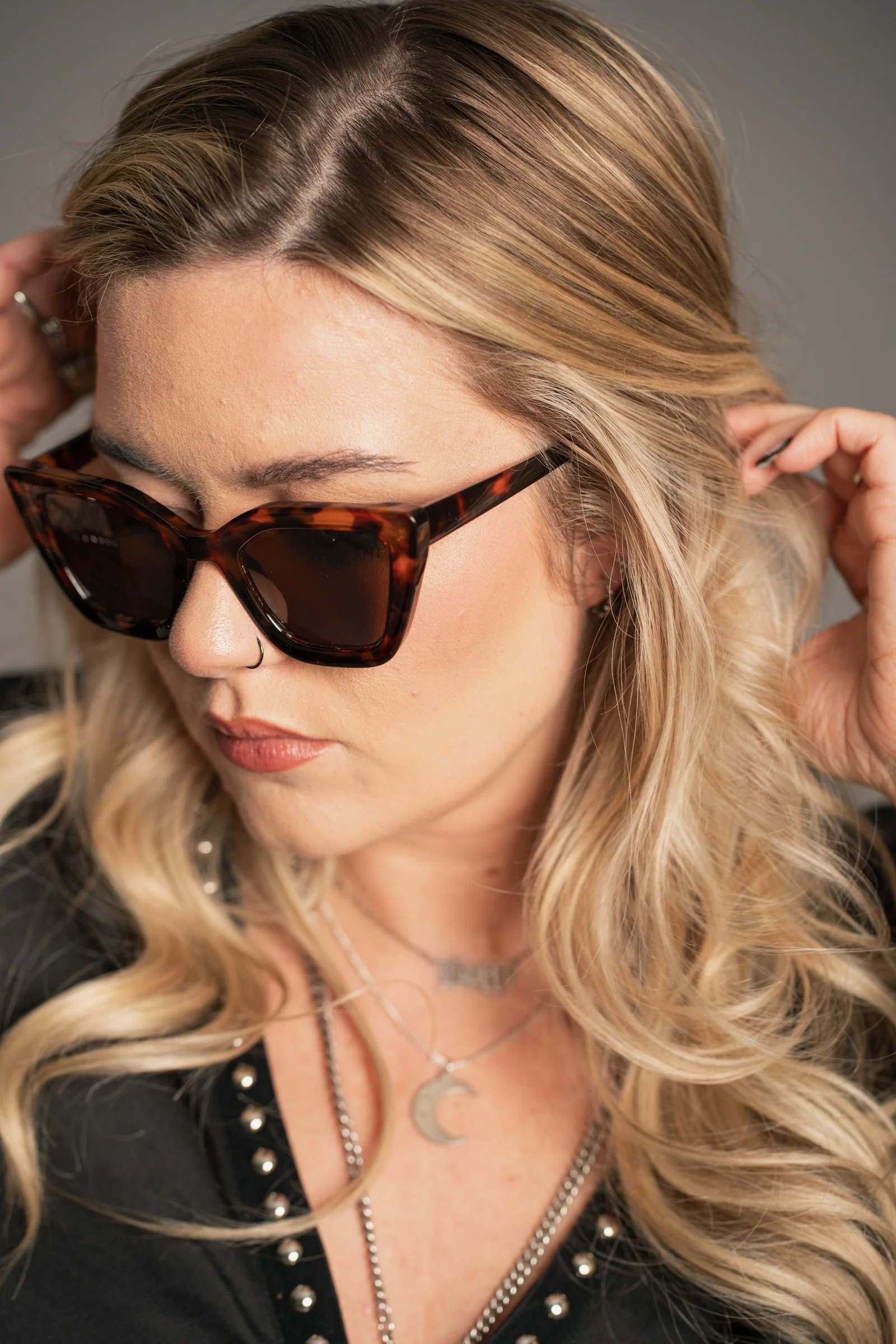 Cindy Tortoiseshell Cat Eye Sunglasses - Image 2