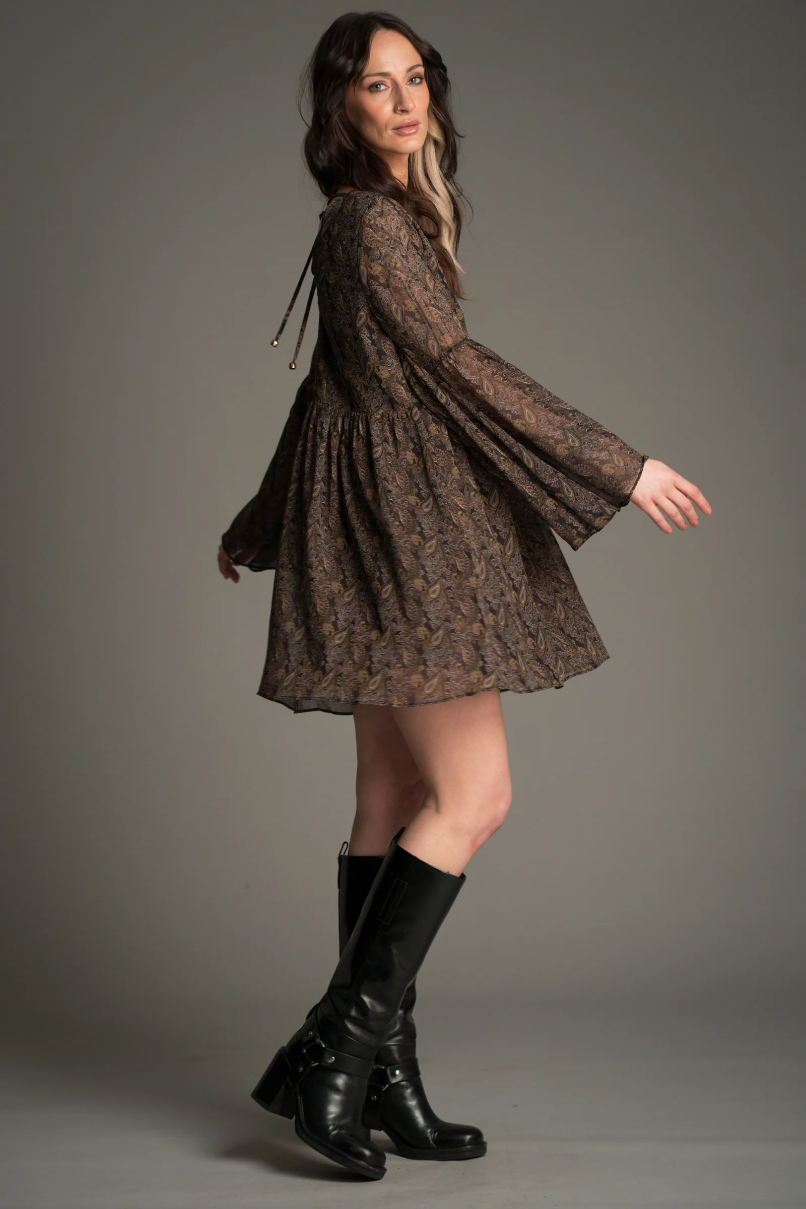 Cinnamon Girl Paisley Chiffon Smock Dress - Image 5