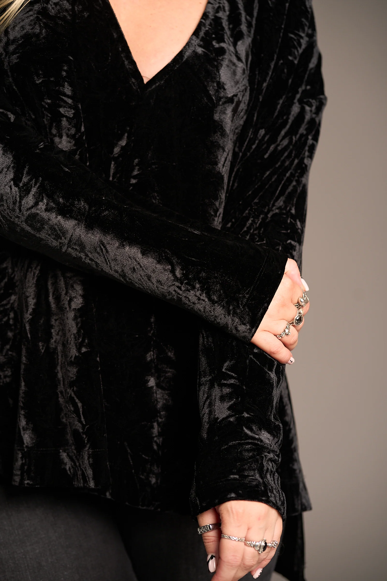 Dylan Black Crushed Velvet Tee - Image 7