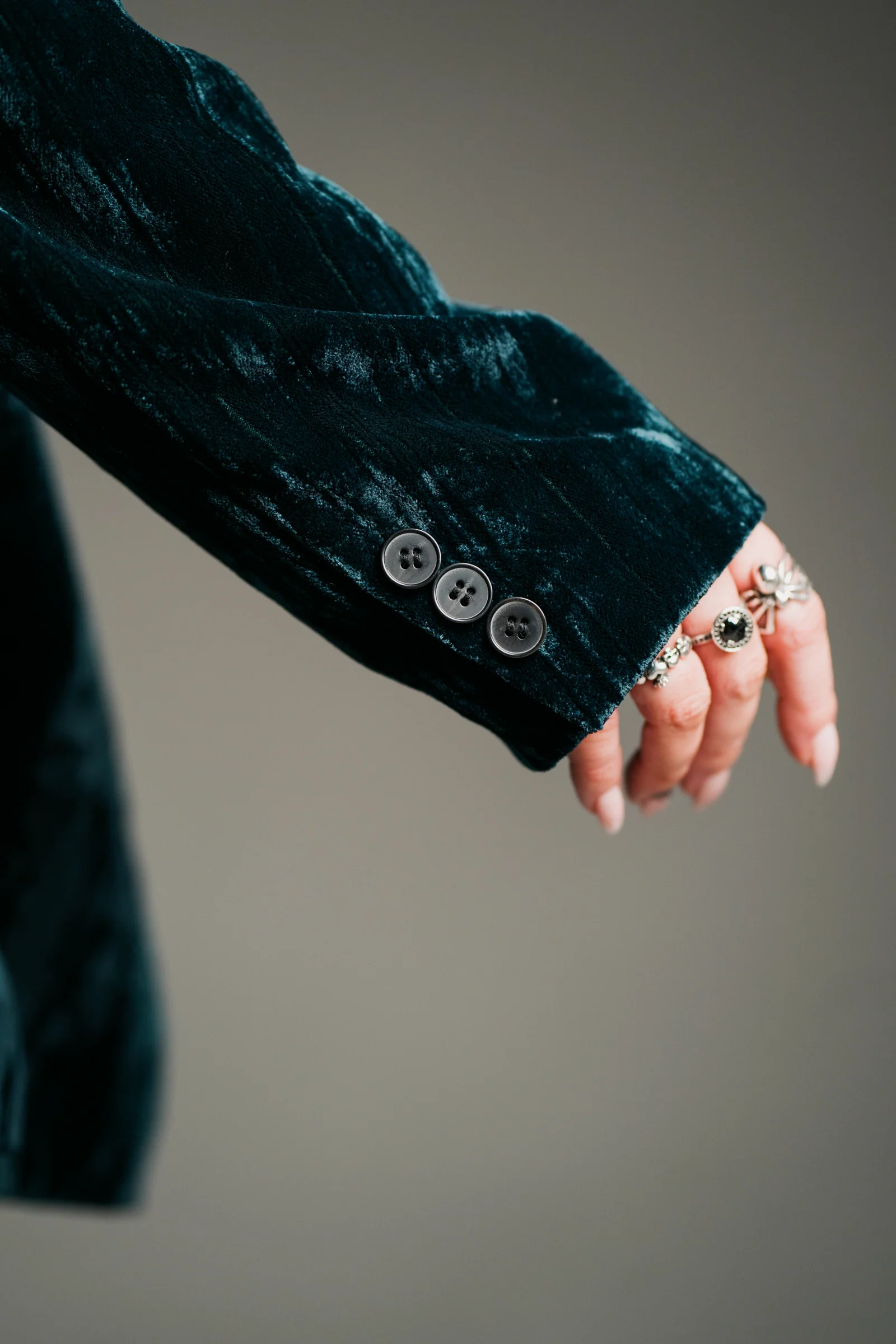 Jagger Teal Velvet Blazer - Image 4