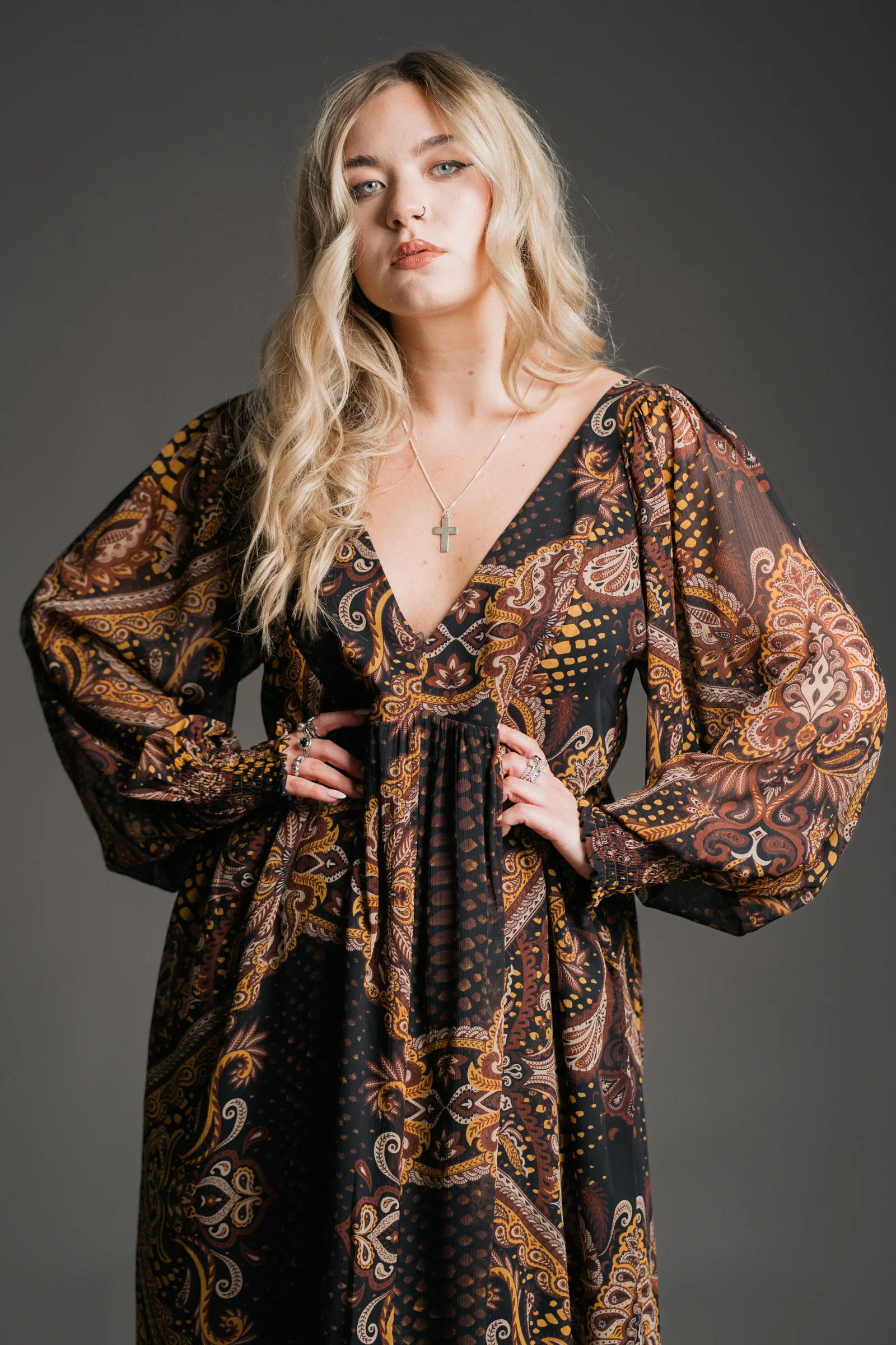 Peacekeeper Paisley Midi Dress - Image 4