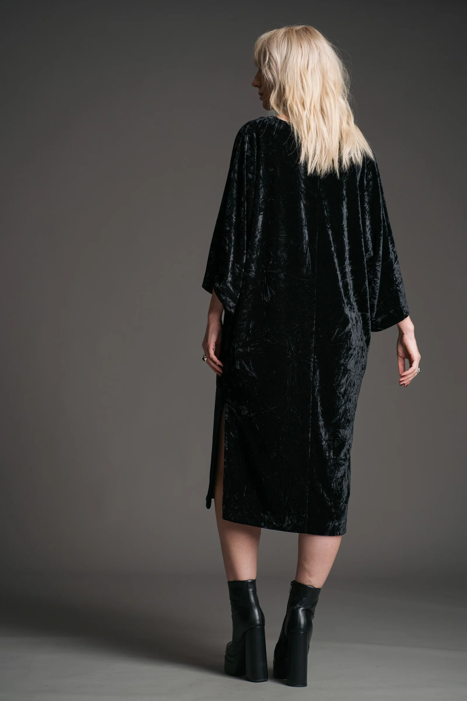 Rumours Velvet Midi Dress - Image 3