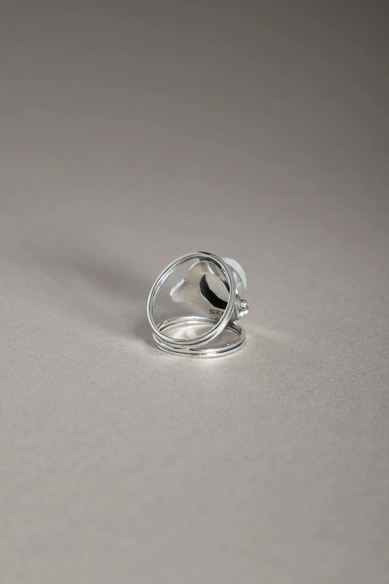 Sterling Silver Rainbow Moonstone Rope Ring - Image 4