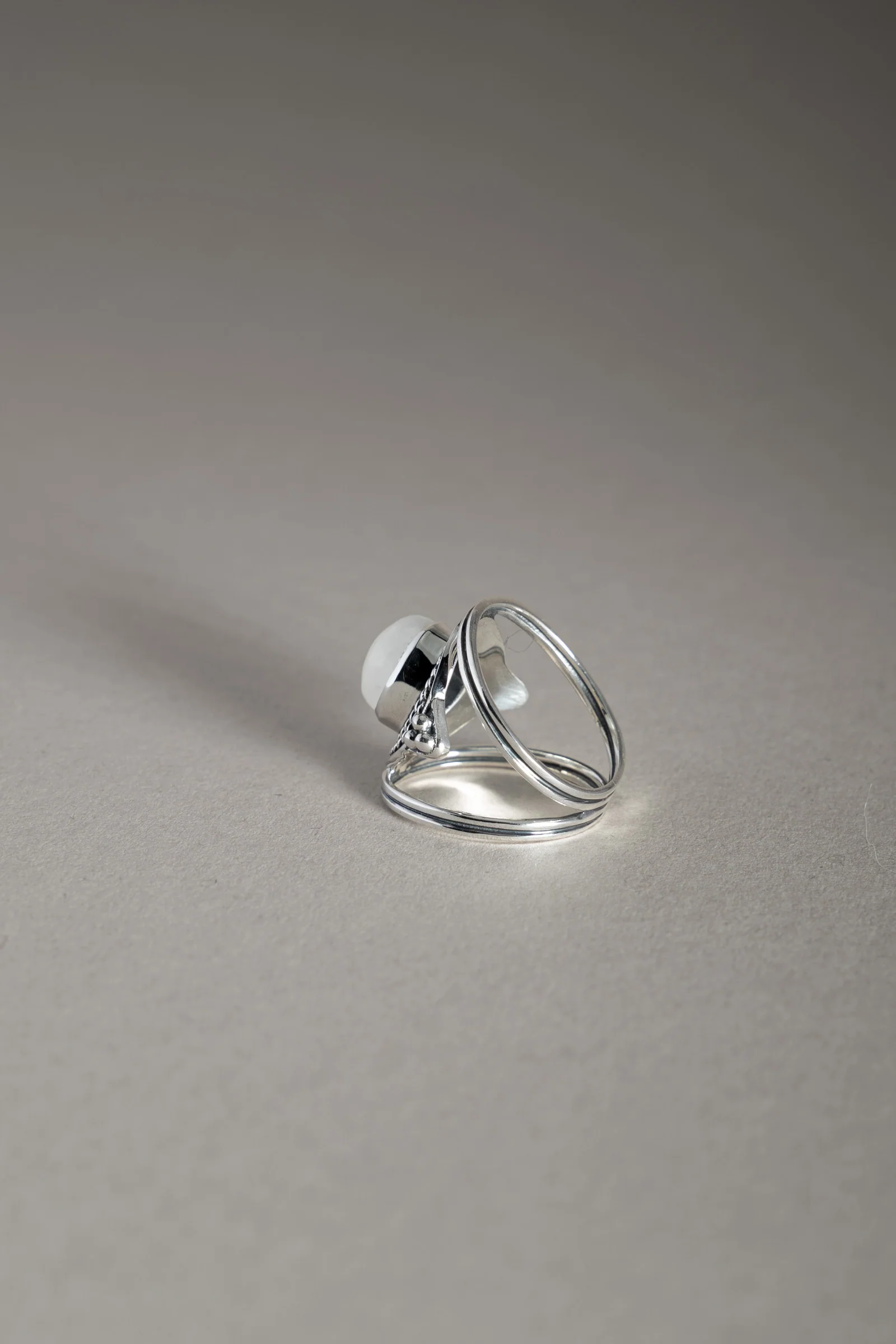 Sterling Silver Rainbow Moonstone Rope Ring - Image 5