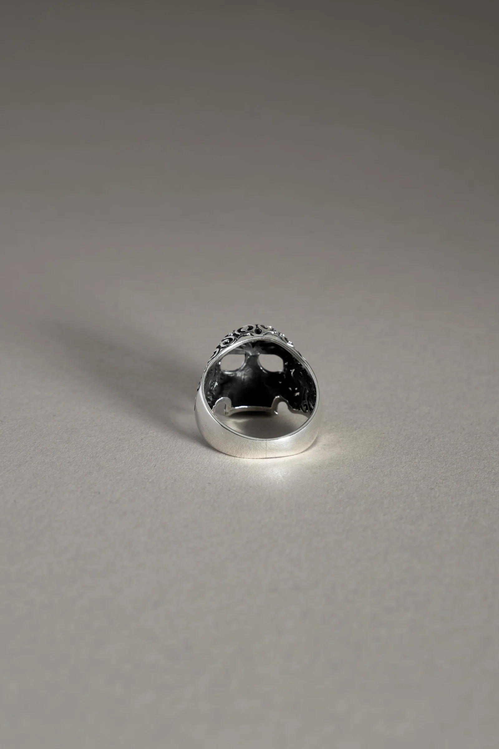 Sterling Silver Swirl Cut Skull Ring - Image 5