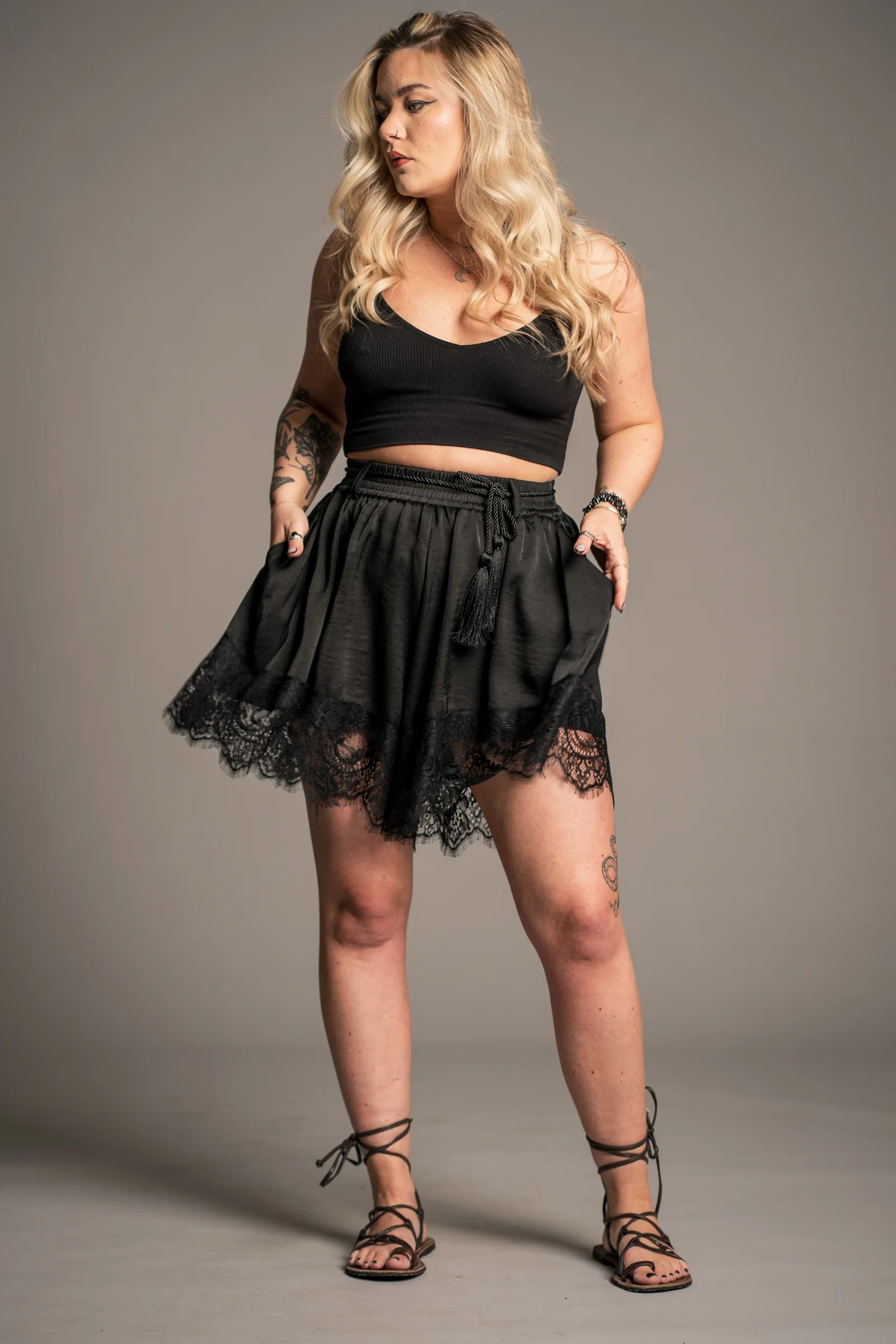Zoë Lace Trim Shorts - Image 2